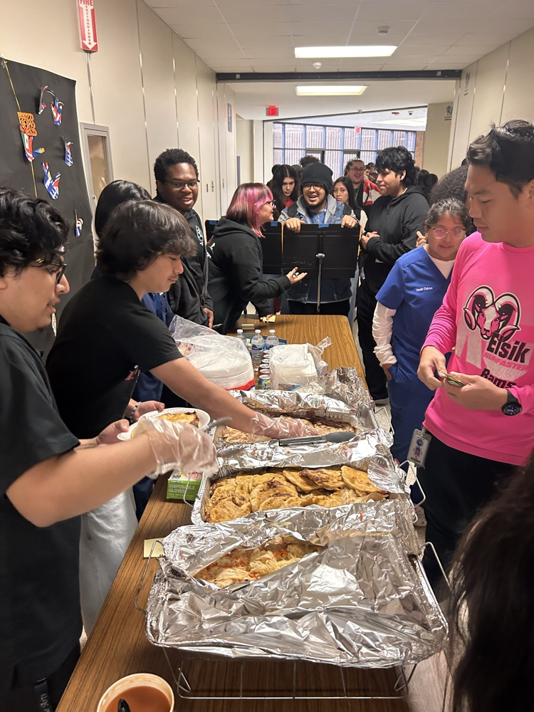 Food Frenzy was full of smiles, snacks, and school pride yesterday. We appreciate our students and staff for making the event a memorable part of the day.