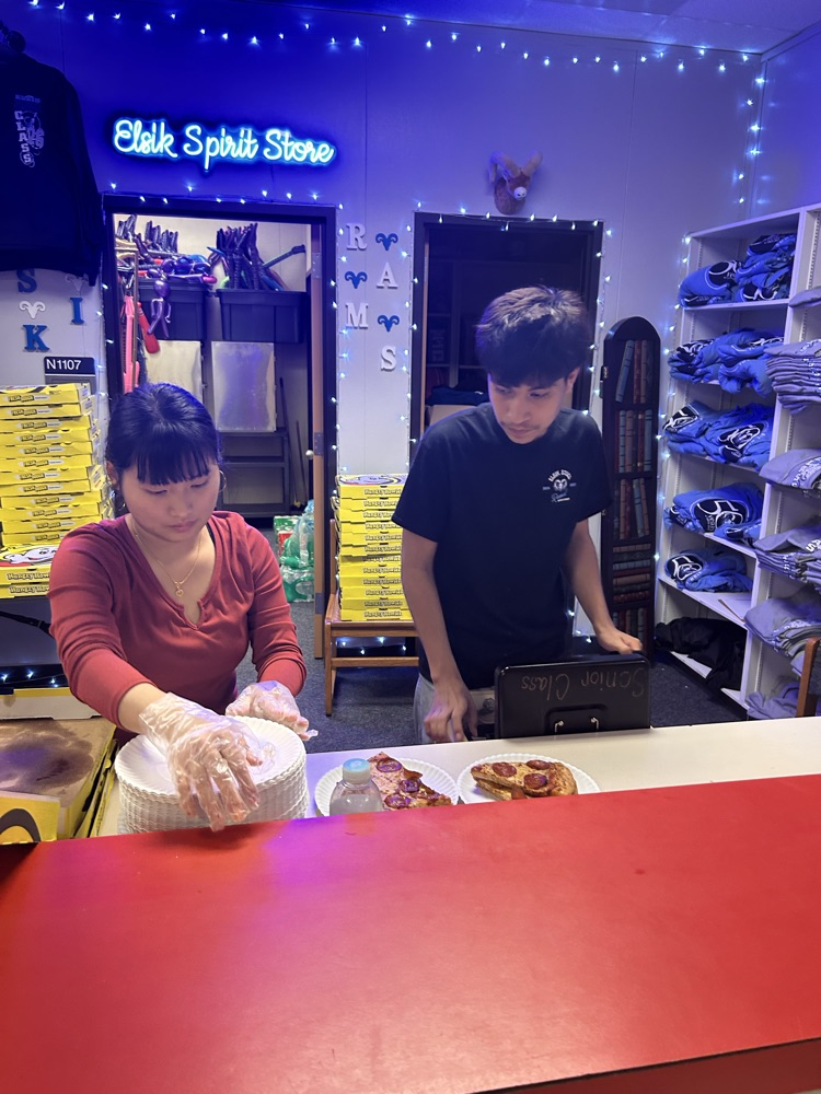 Food Frenzy was full of smiles, snacks, and school pride yesterday. We appreciate our students and staff for making the event a memorable part of the day.