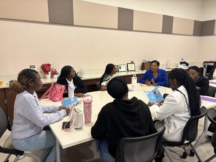 It was great to see our Elsik Rams engaged at the Young Enterprising Women Foundation YEW STE²AM Conference, exploring STE²AM, connecting with inspiring leaders, and gaining real-world insight to dream big for their futures. 💡 #EmpowerHer