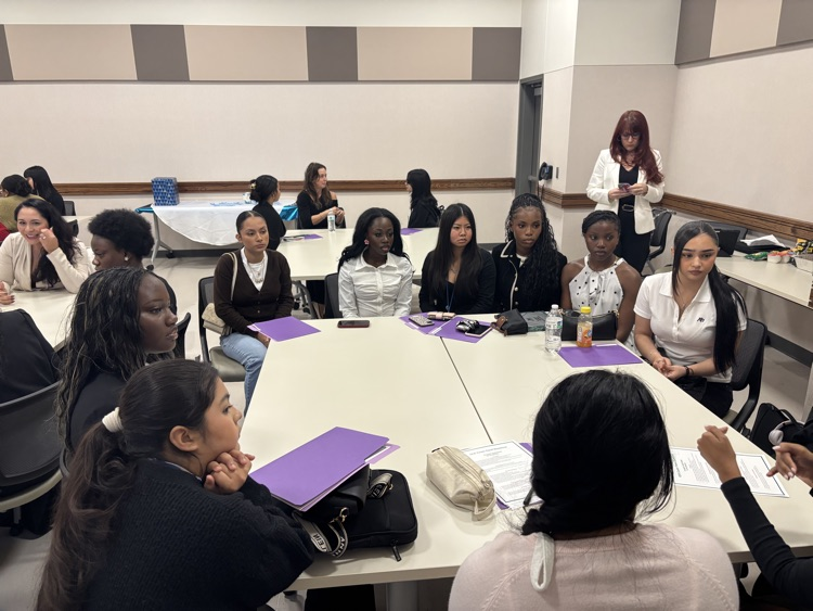 It was great to see our Elsik Rams engaged at the Young Enterprising Women Foundation YEW STE²AM Conference, exploring STE²AM, connecting with inspiring leaders, and gaining real-world insight to dream big for their futures. 💡 #EmpowerHer