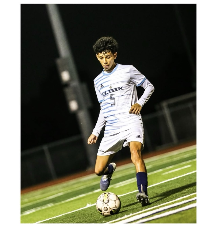 The Alief Elsik Rams dominated the pitch with a commanding 4-0 shutout over the Alief Hastings Bears!  View this awesome work from one of our Alief ISD students!   Photo credit: @abelitO.photography