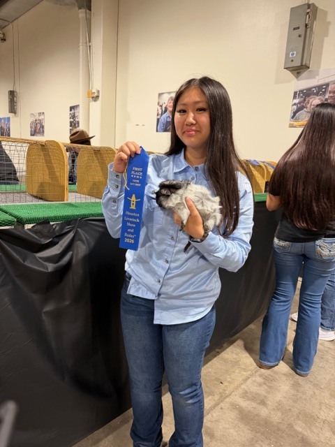 Shoutout to our amazing students who poured time and dedication into their livestock projects! Their effort shined bright at the Houston Livestock Show & Rodeo. Way to represent Alief FFA! 🤠✨