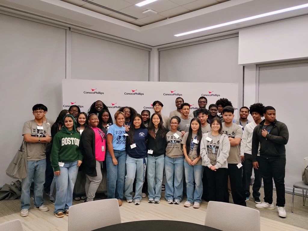 Students explored careers at ConocoPhillips through leadership Q&A, campus and technology lab tours, and conversations with recent hires. Thank you Mrs. Kim & Mrs. Cashion for organizing this great experience!