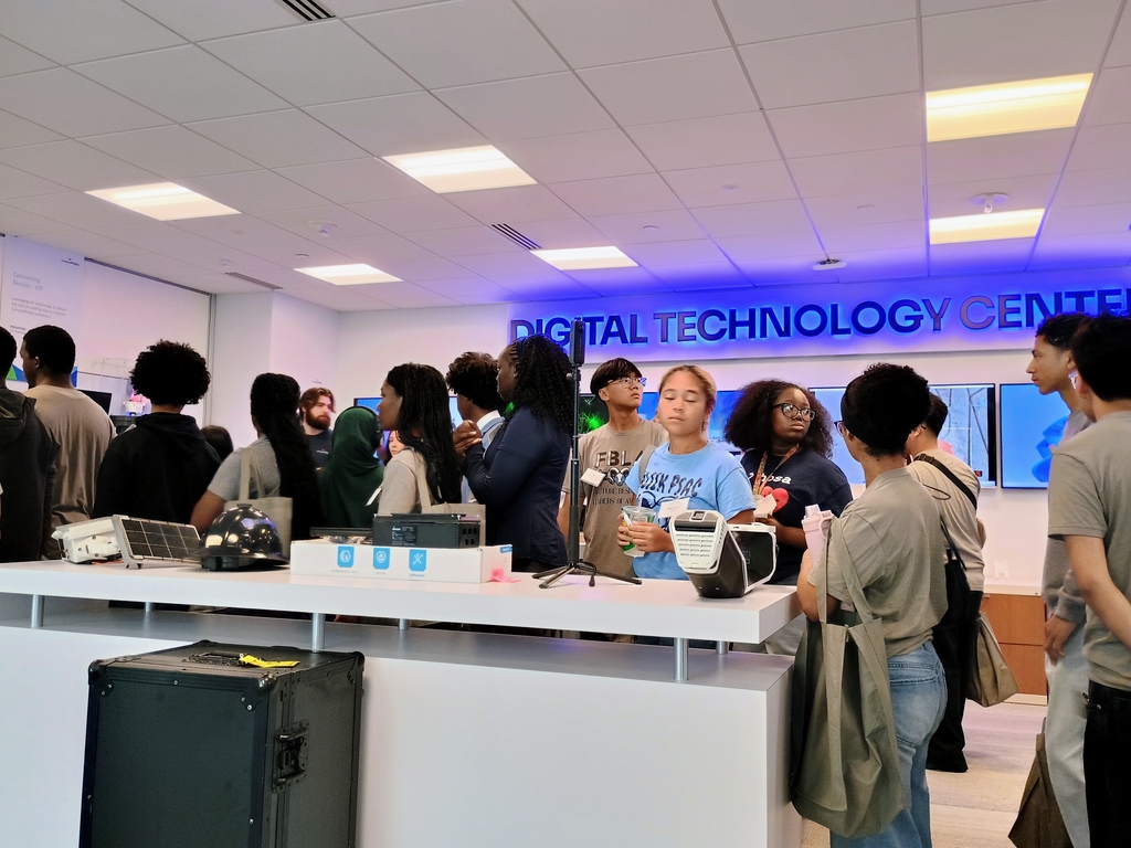 Students explored careers at ConocoPhillips through leadership Q&A, campus and technology lab tours, and conversations with recent hires. Thank you Mrs. Kim & Mrs. Cashion for organizing this great experience!