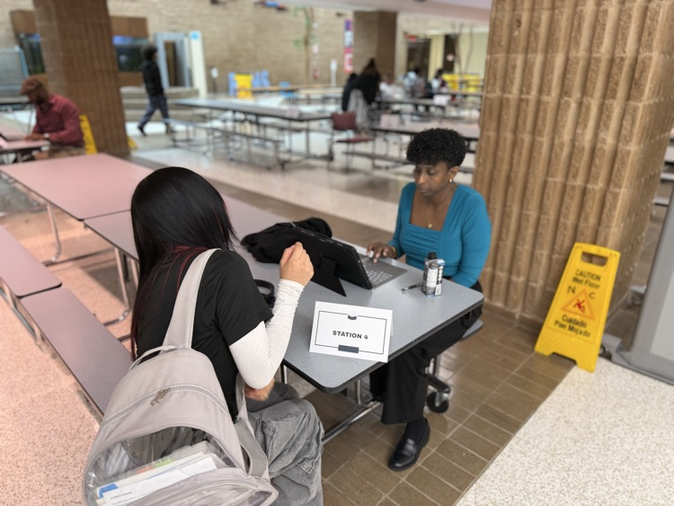Class of 2026 is stepping confidently toward graduation through the Phonetic Spelling Event led by Olga O’Neal—building literacy, precision, and confidence for college, careers, and a future full of opportunity. 