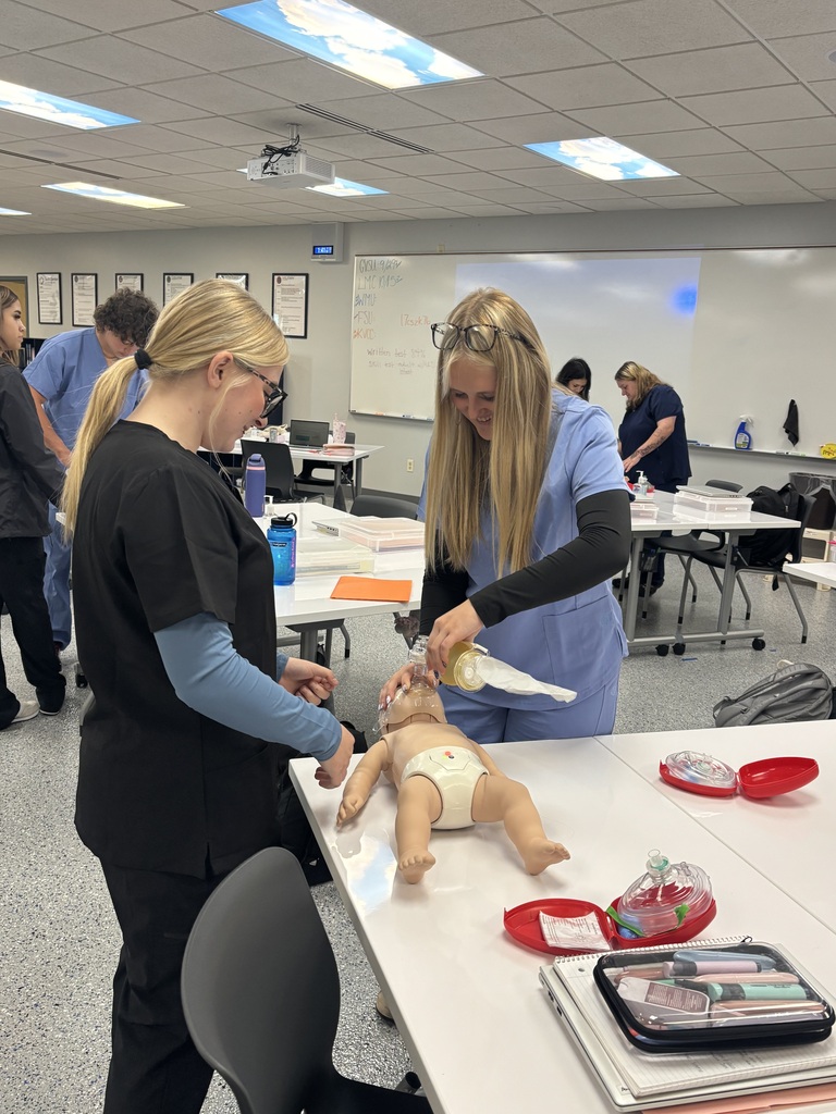 Health Care Science Foundations students learn basic life support skills