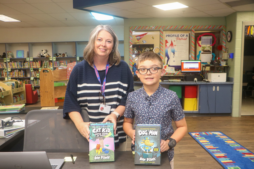 ACPC student donates books to library
