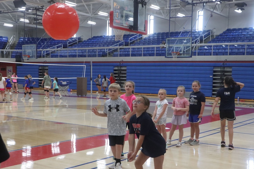 students at volleyball camp