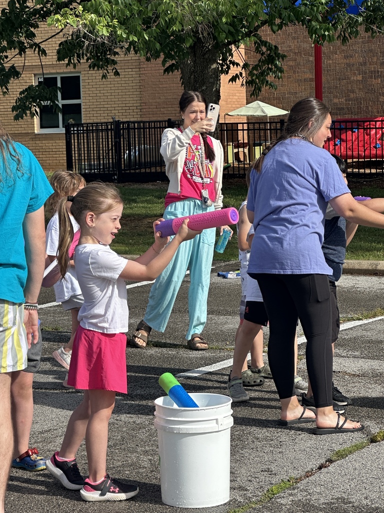 K/1 Field Day, & 2/3 Beach Day
