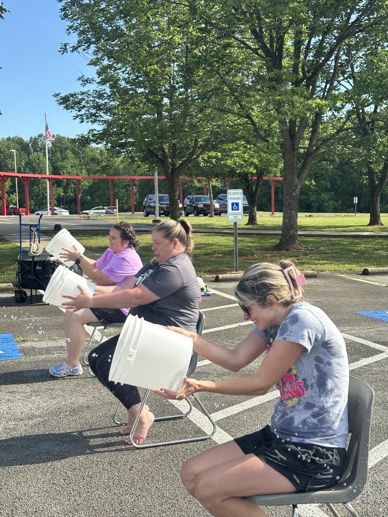 K/1 Field Day, & 2/3 Beach Day