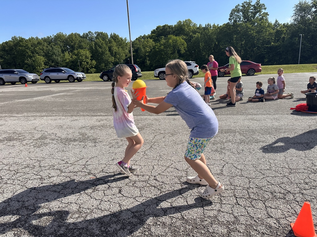 K/1 Field Day, & 2/3 Beach Day