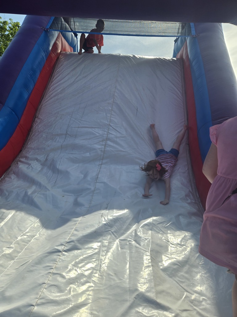 K/1 Field Day, & 2/3 Beach Day