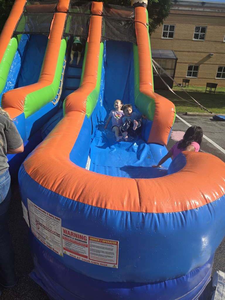 K/1 Field Day, & 2/3 Beach Day