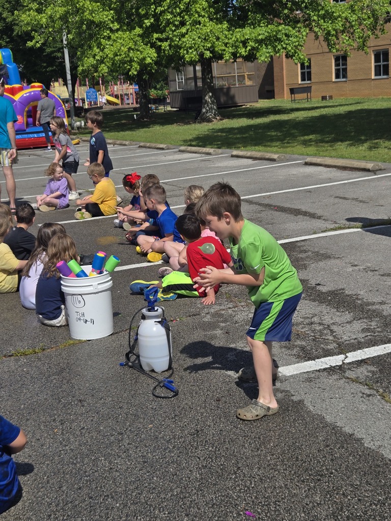 K/1 Field Day, & 2/3 Beach Day