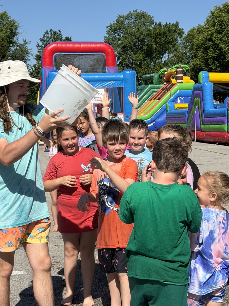 2/3 Field Day, & K/1 Beach Day