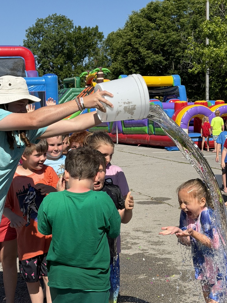 2/3 Field Day, & K/1 Beach Day