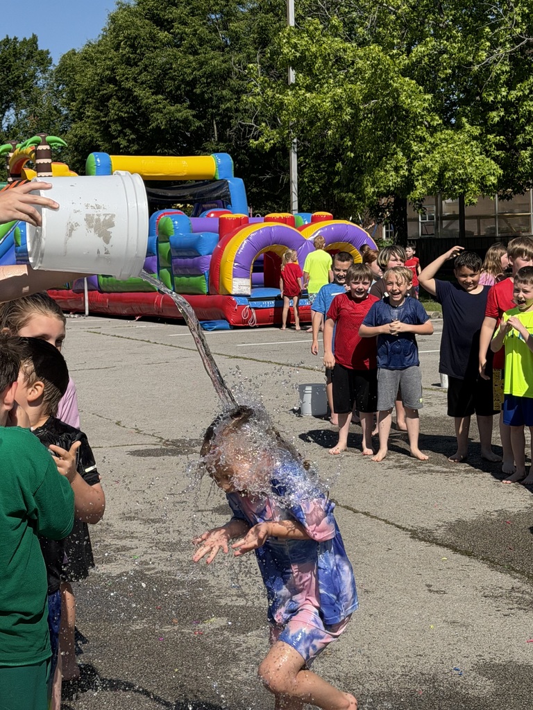 2/3 Field Day, & K/1 Beach Day