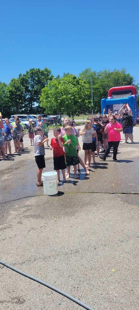 2/3 Field Day, & K/1 Beach Day
