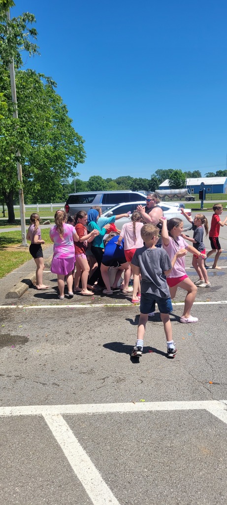 2/3 Field Day, & K/1 Beach Day