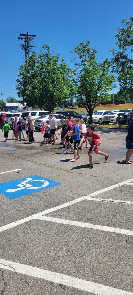 2/3 Field Day, & K/1 Beach Day