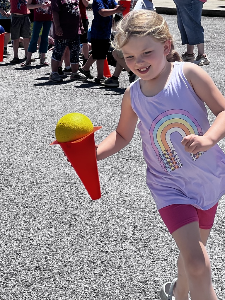 2/3 Field Day, & K/1 Beach Day