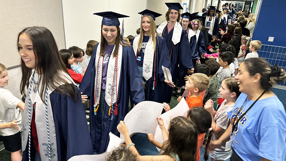 AHS Seniors visit Olson Elementary for Senior Walk Day