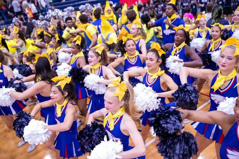 Allen High School Cheer Perform