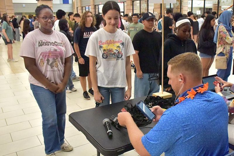 AHS sophomores pick up student IDs