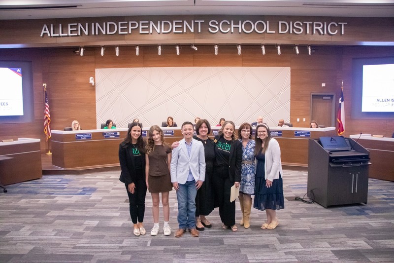 Green Elementary Shares Leader in Me Program with Board