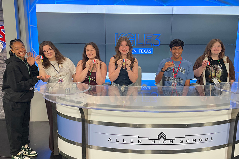 AHS Journalism Students win Recognition