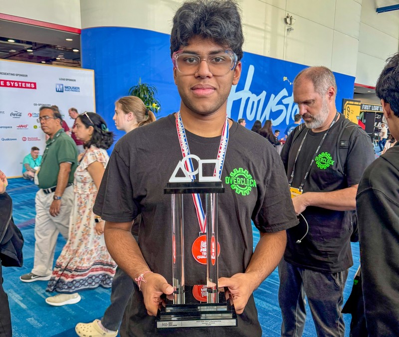 Team Overclock 15083 Secures Design Award and Division Finalist Spot at World Championship