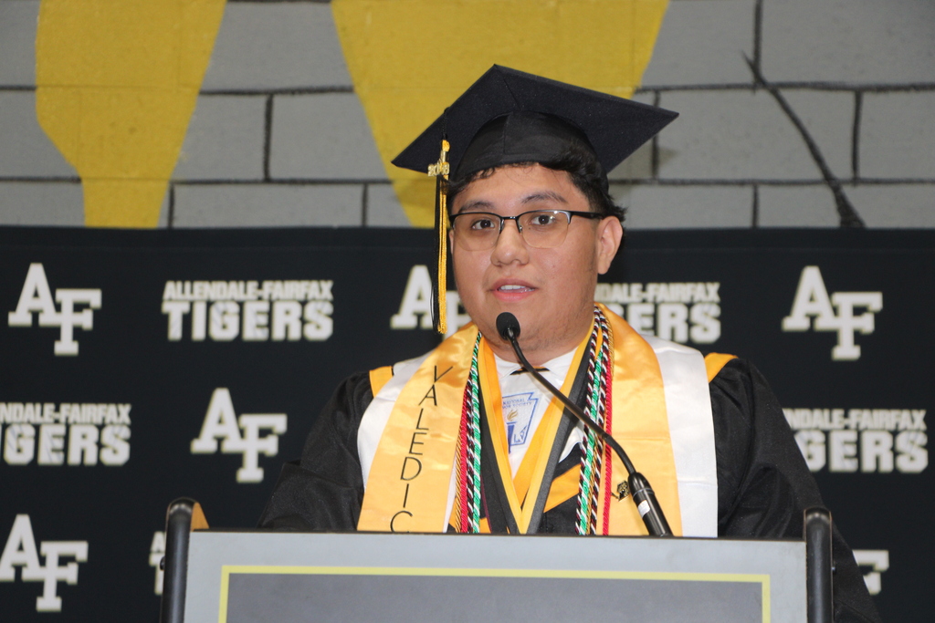 graduation speakers
