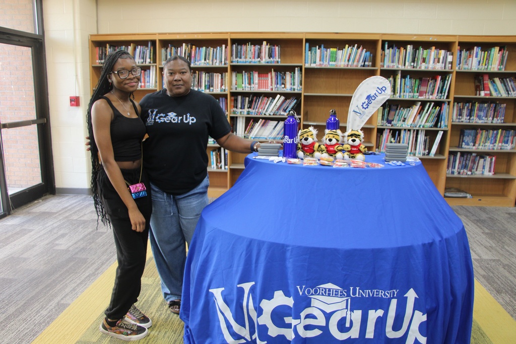 senior orientation back to school giveaway