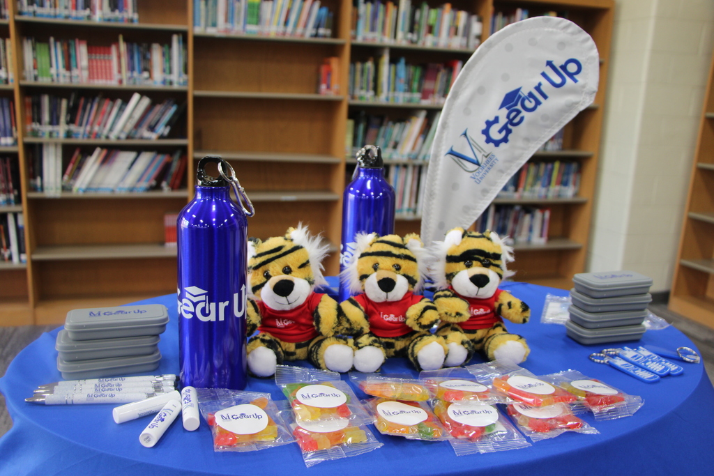 senior orientation back to school giveaway