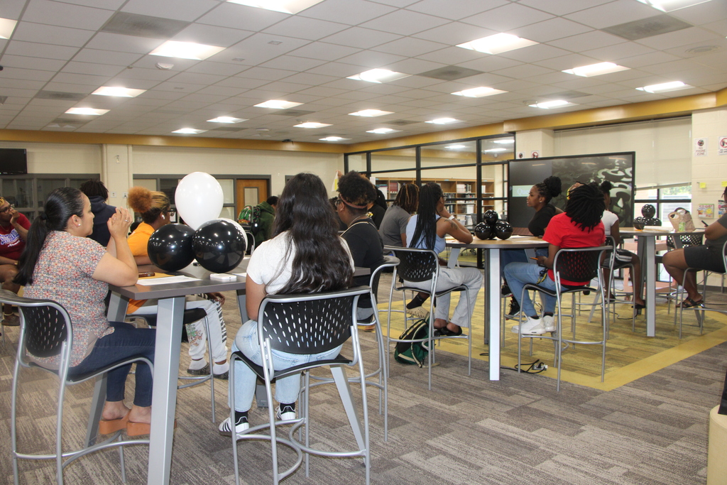 senior orientation back to school giveaway