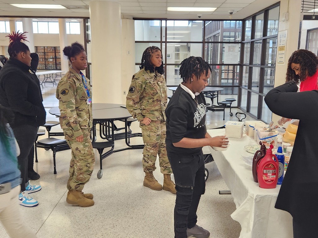 students at ice cream station