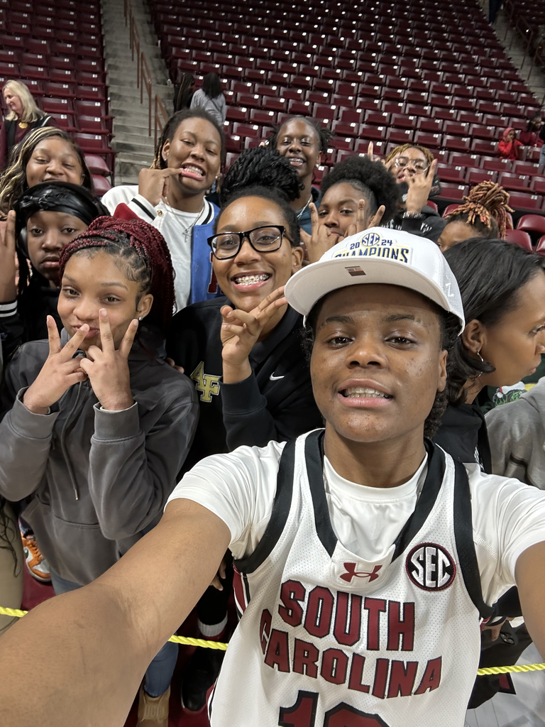 basketball team at usc game