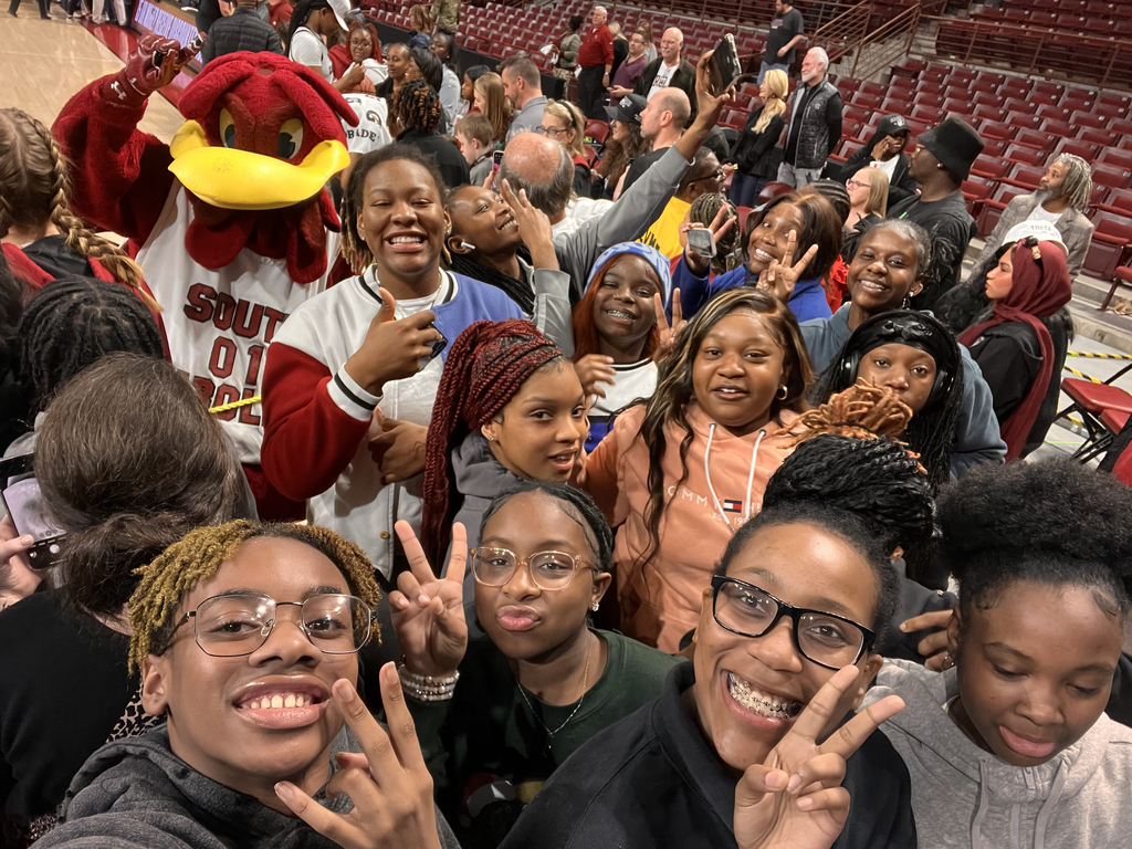 basketball team at usc game