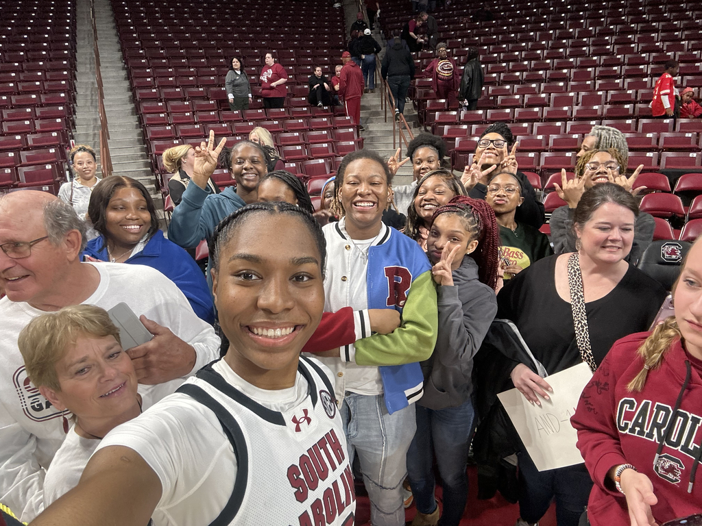 basketball team at usc game