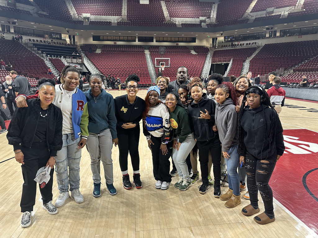 basketball team at usc game