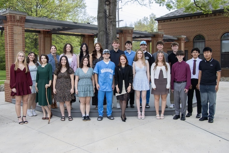 Group photo of the AHS Top 10%