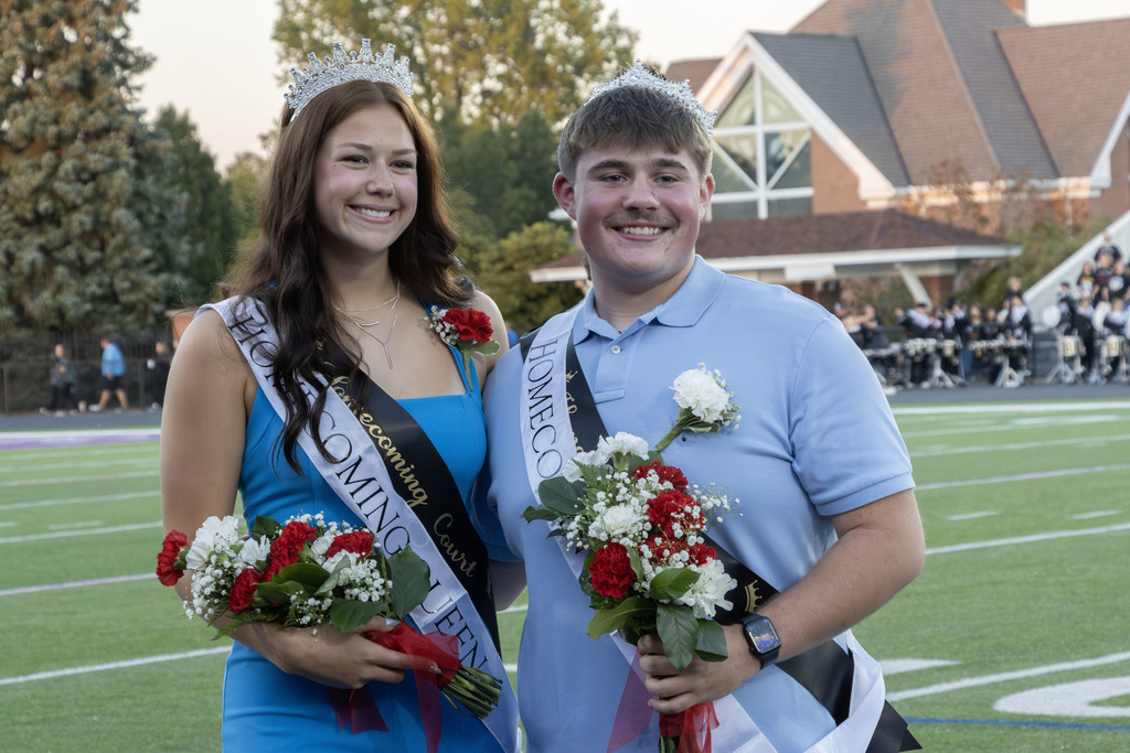 Hayden Oyster and Gabby Heslop with their crowns