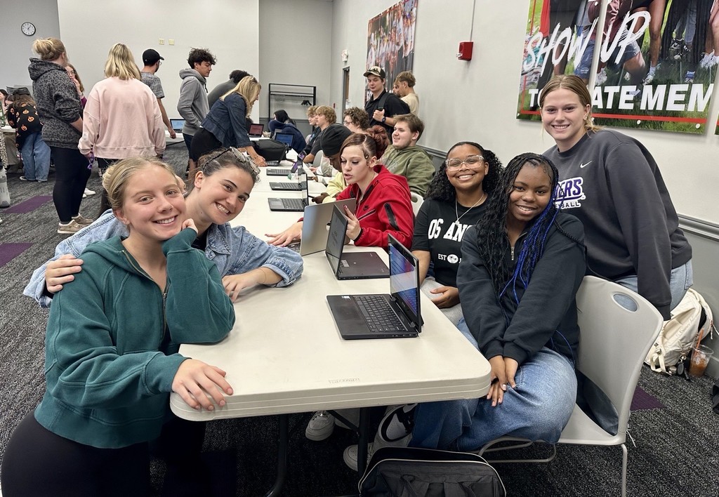 AHS & UMU students collaborating