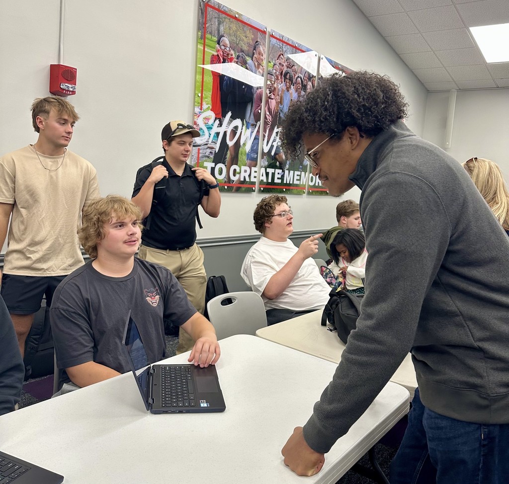 AHS & UMU students collaborating