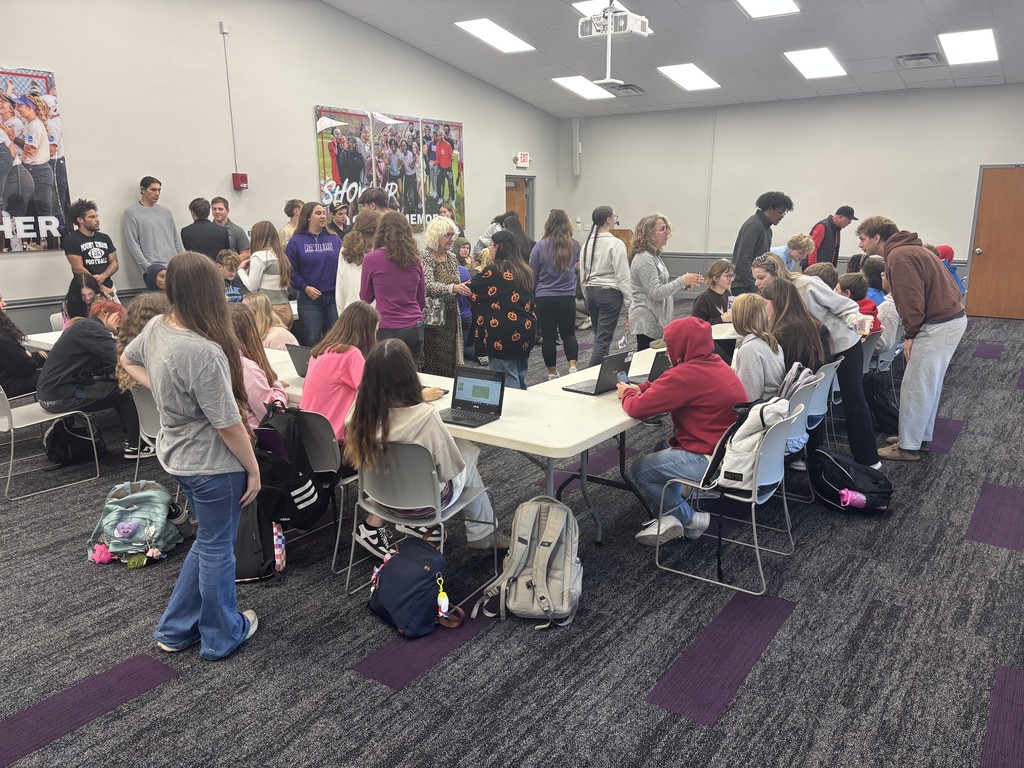 AHS & UMU students collaborating