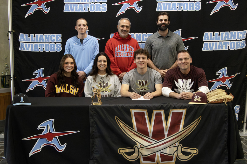 Lincoln with his family and coaches
