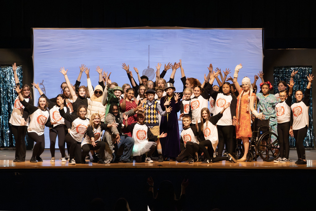 picture of the whole cast