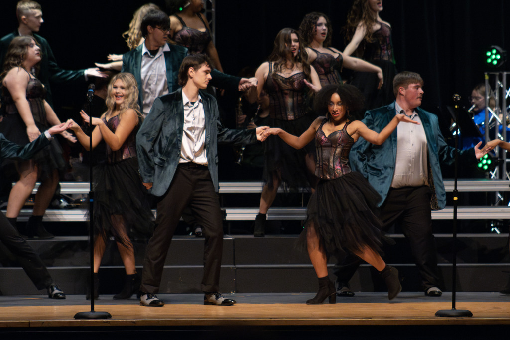 Jetsetters performing