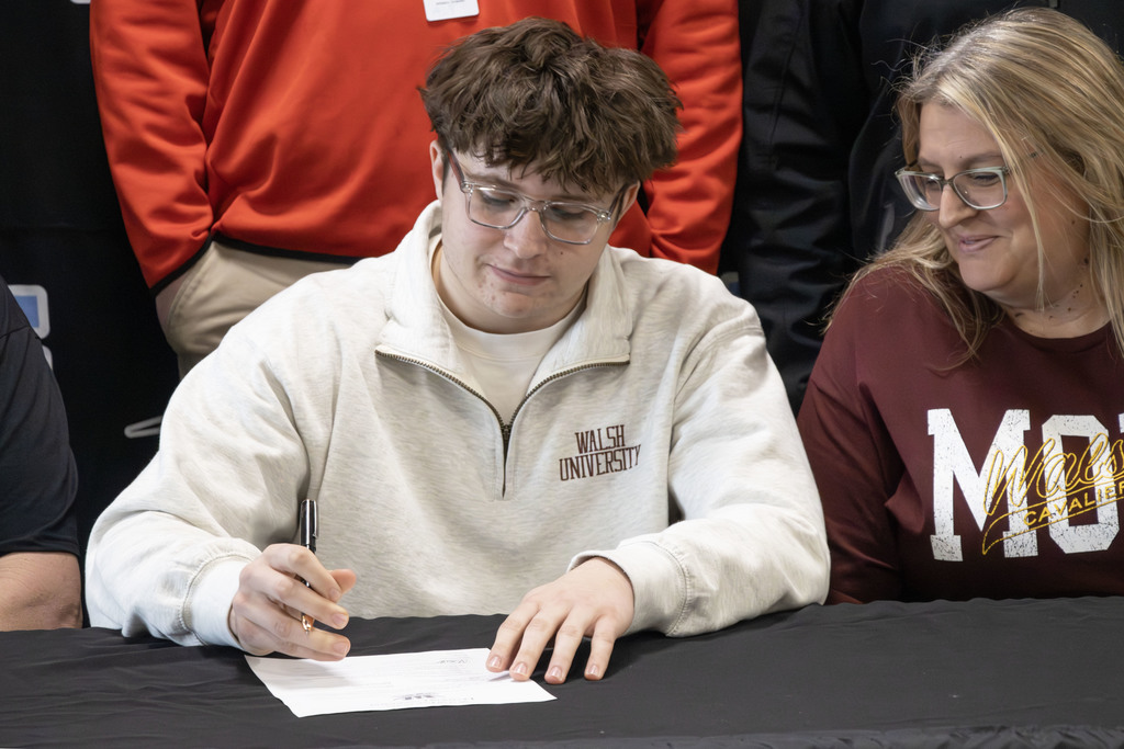 Picture of the signing ceremony