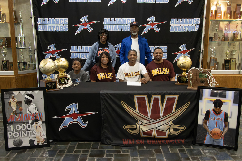 JR signing day pics